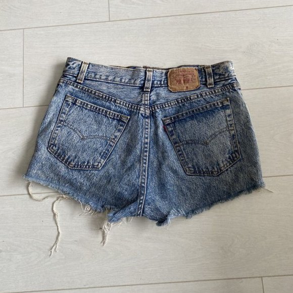 Distressed Vintage Levi's Mid Waist Shorts - Picture 1 of 2